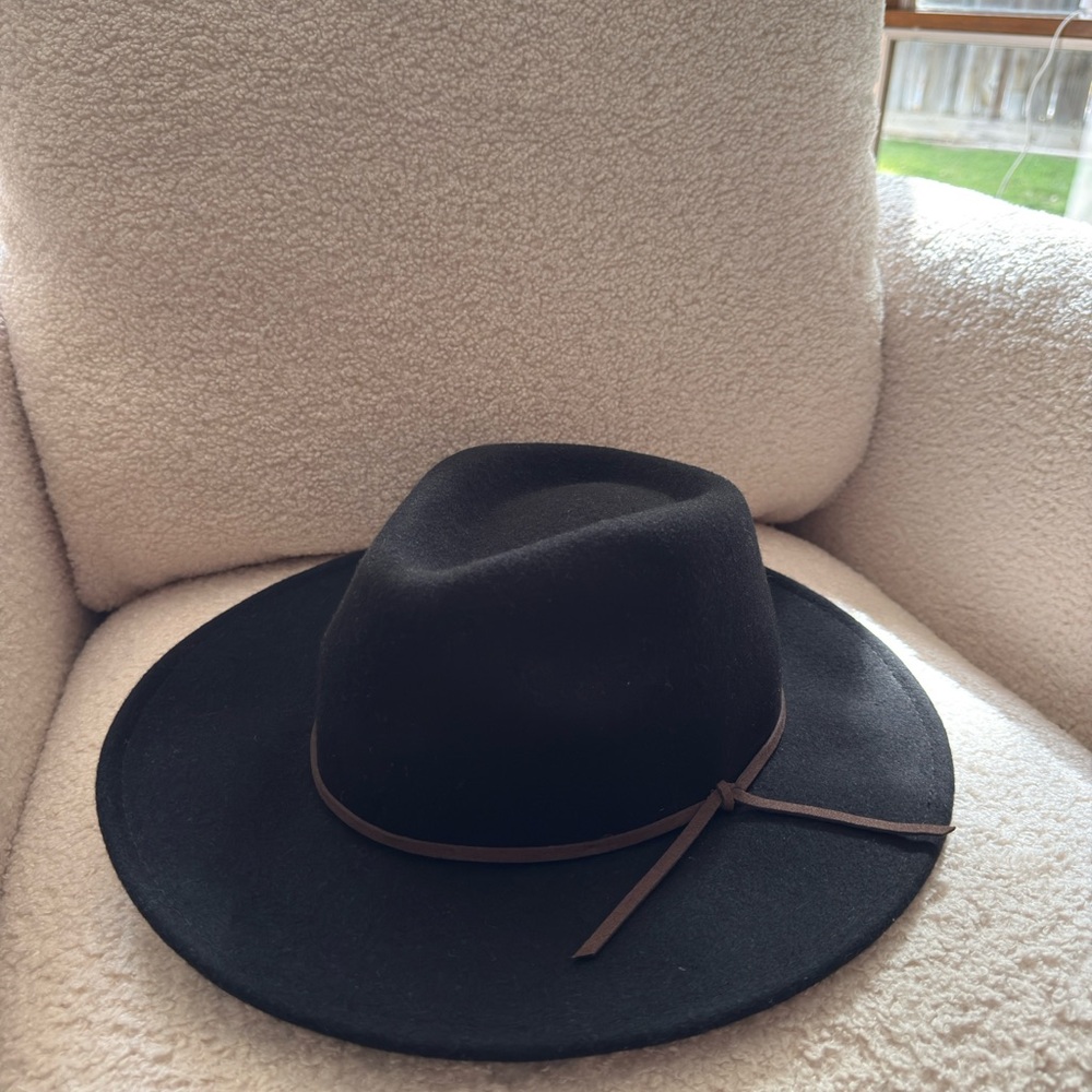 Forever 21 Classic Black Fedora with Brown Trim
